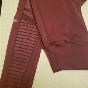 Alo Yoga Moto Leggings *worn once*